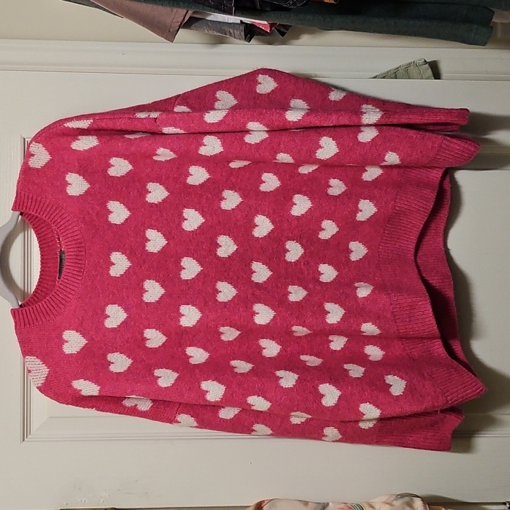 🎉HPx4🎉 Vince Camuto Pink and White Heart Sweater